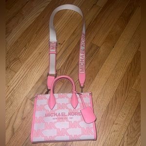 Micheal Kors Mirella Crossbody